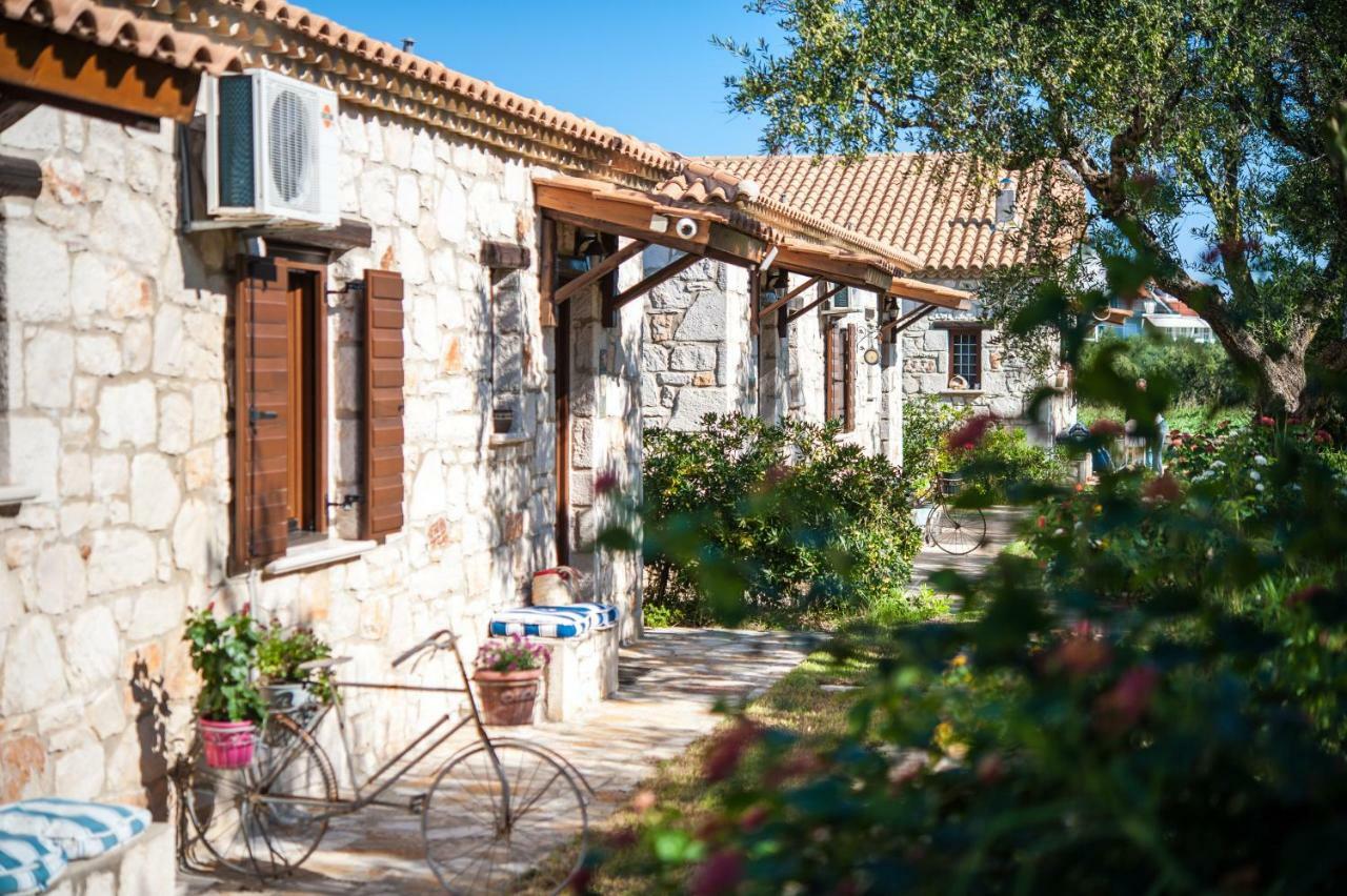 Kavos Psarou Villas Amoudi Exterior photo